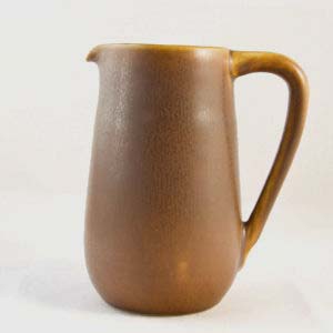 creamer in a light brown haresfur glaze designed by per linneman-schmidt for Palshus